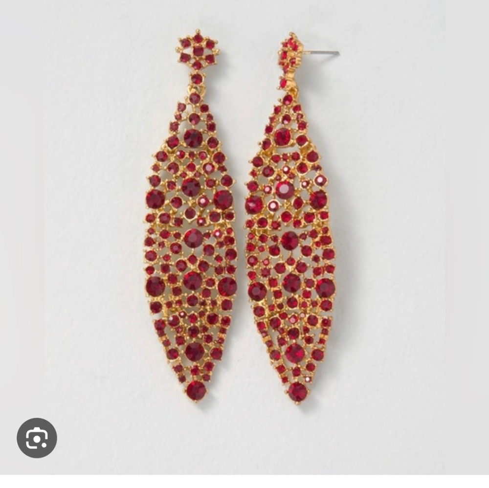 White and Black Market beautiful Earrings